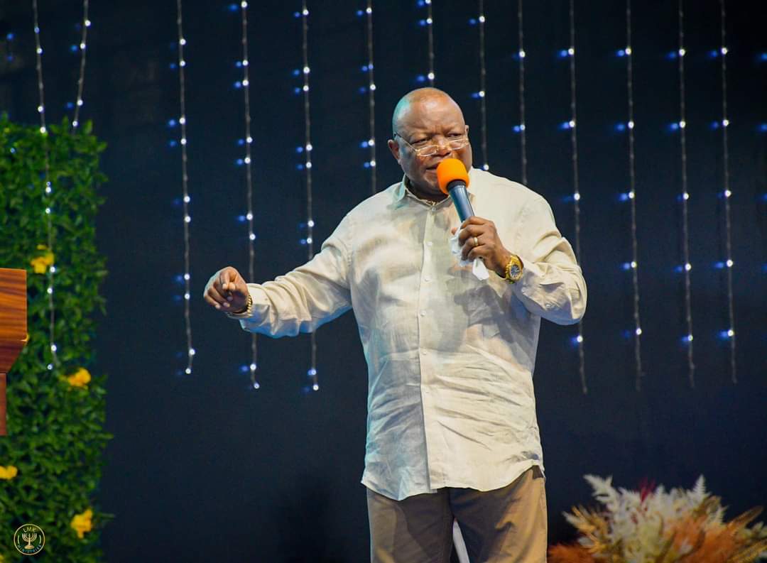 ebalemozindo's tweet image. #RDC: #KINSHASA  
Le prophète de la Nation Denis Lessie est activement recherché par la justice congolaise, suite à la plainte du pasteur #Mutombo #Kalombo.