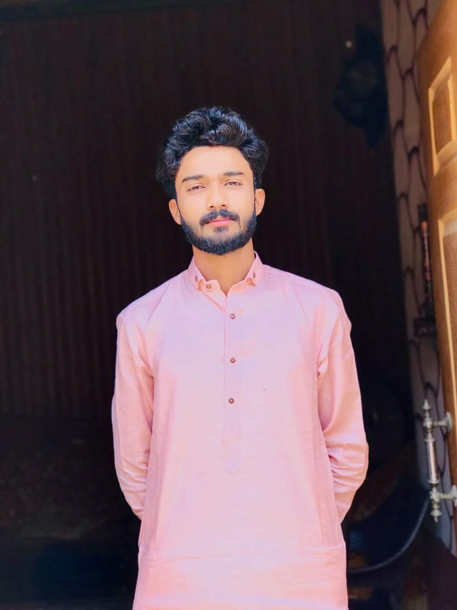 rana_adnan00's tweet photo. اسی   آج  دے  راجے  ہاں 🦅 ساڈا پتا نہیں  کل دا ---
#Rajput 
#adnan 
#Danii https://t.co/xnQCzW6gif