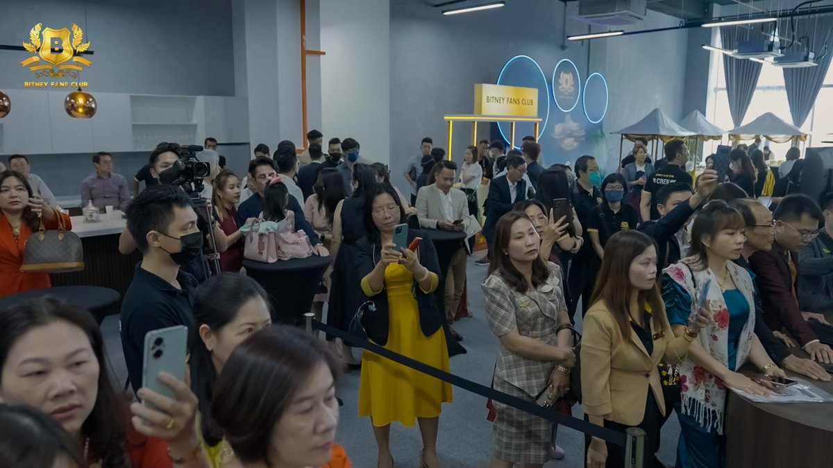 BitneyFansClub's tweet photo. Thanks to everyone from around the world who joined us for the Bitney Fans Club opening ceremony!

It was amazing to meet our international fans from 🇻🇳Vietnam, 🇹🇼Taiwan, 🇮🇩Indonesia, and 🇰🇷Korea. 

See you again soon! 🌎✈️🎉

#BitneyFansClub #InternationalFans #CommunitySupport https://t.co/YC6XSxFRHq