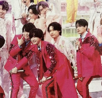 hkt_xx1's tweet photo. みっちーにくっついてるから1人だけなにわ男子に寄りすぎてておもろい てか京ジェかわいい https://t.co/2DqCfstreU