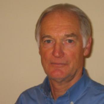 We are very sorry to tell you that Pr Ernie Gould sadly passed away.
Beside his interest for viruses, Ernie also contributed to the structuration of the research in virology. He always considered that sharing viruses and knowledge was a fantastic vector to support Science.    1/3