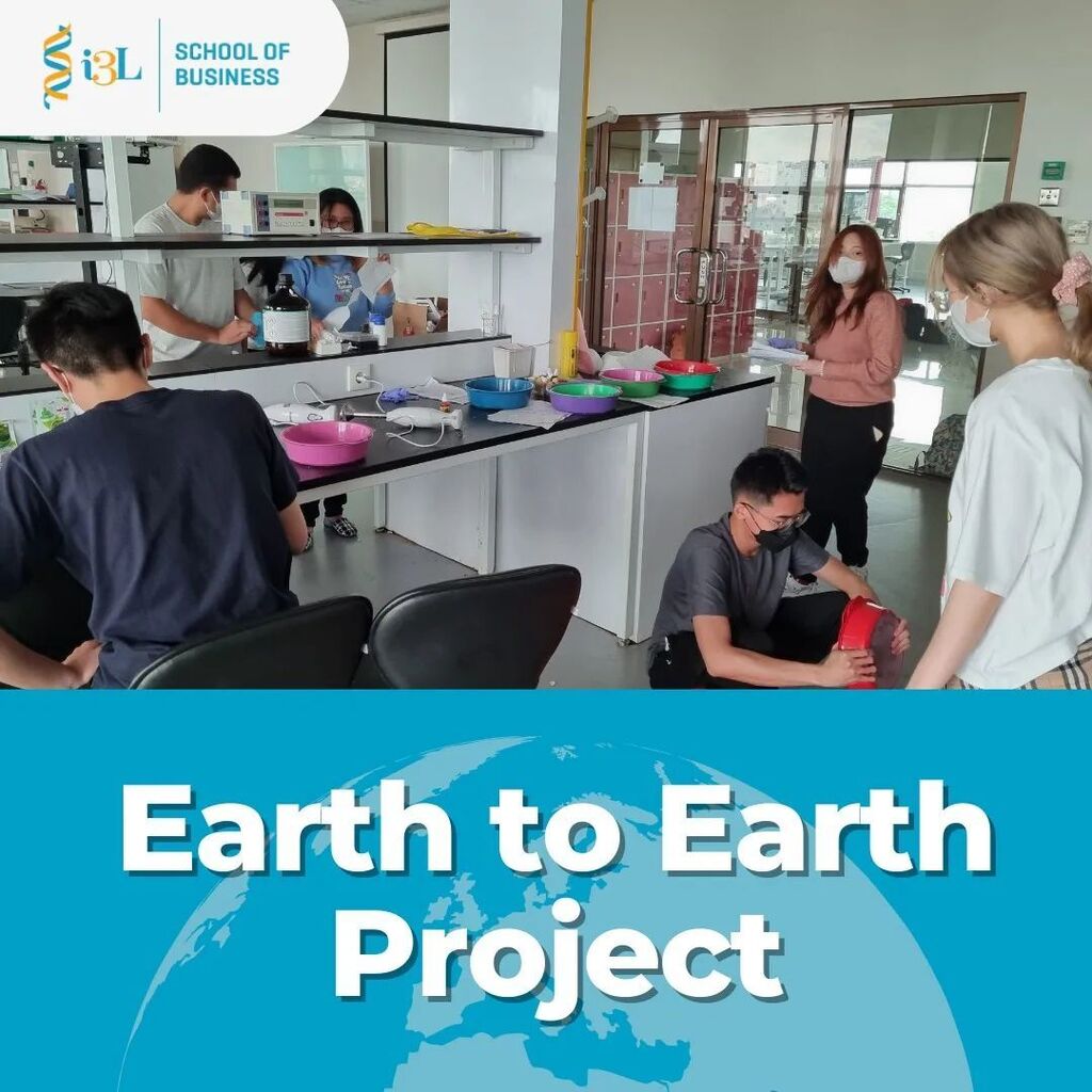 Our iSB students had seized the opportunity to implement sustainability practice on _Earth to Earth_ with @Inagro. They got their hands dirty during the paper seed activity; planting new trees to help the environment. What do you think of their work?