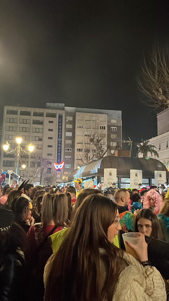 Miriiamsb17's tweet photo. La galería de todos los que hemos estado en el Carnaval de Badajoz https://t.co/XBnJ7NUe1c