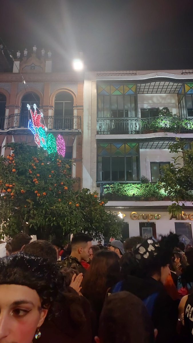 Miriiamsb17's tweet photo. La galería de todos los que hemos estado en el Carnaval de Badajoz https://t.co/XBnJ7NUe1c