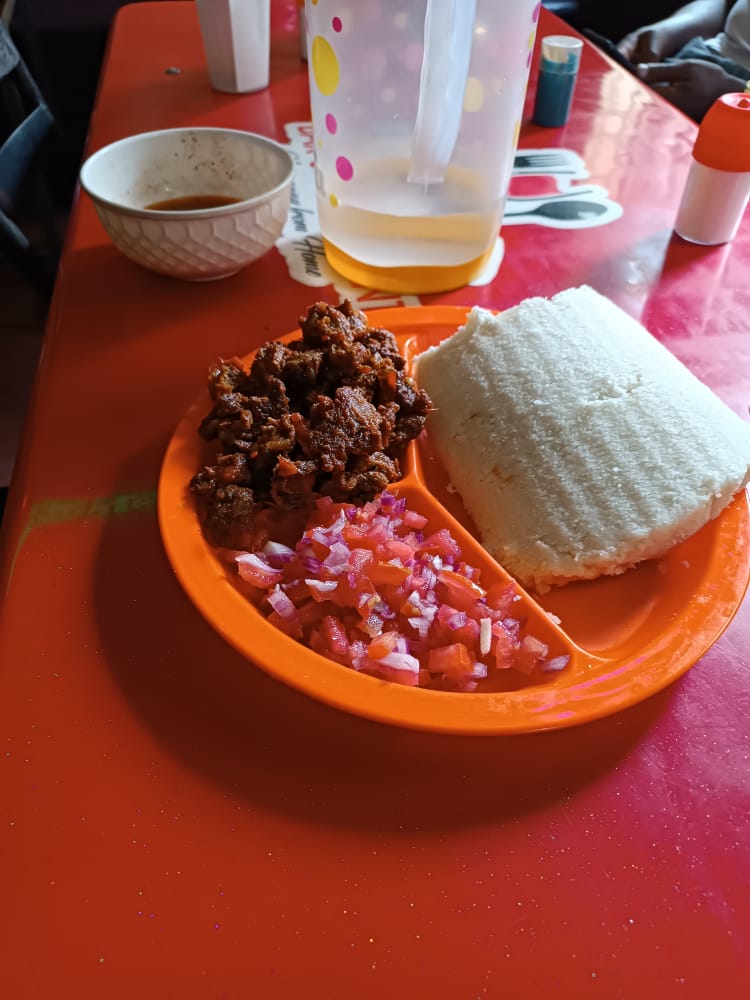 JuliusR92071021's tweet photo. Our meals and drinks are pocket friendly, healthy and of quality status you should try don't be left behind. We are open and ready to serve you in the most dependable style. Welcome to Modern Class Bar and Restaurant #TAMU #Sankok #Ababu #finlays Tirries Tuesday #SexForWork https://t.co/WmvOmmWrva