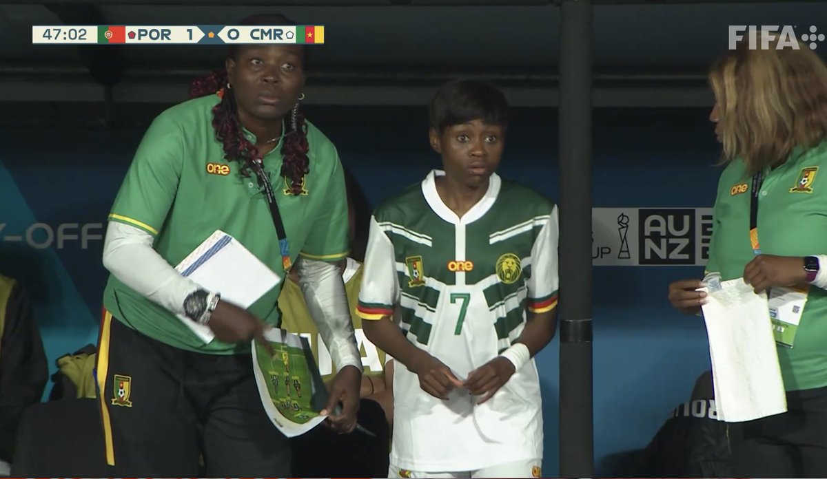 Aboudi Onguene, s'il vous plaît, sauvez-nous.

47' | 🇨🇲 #Cameroon 0-1 Portugal 🇵🇹

#FIFAWWC2023Q #AllezLesLionnes #PORCMR