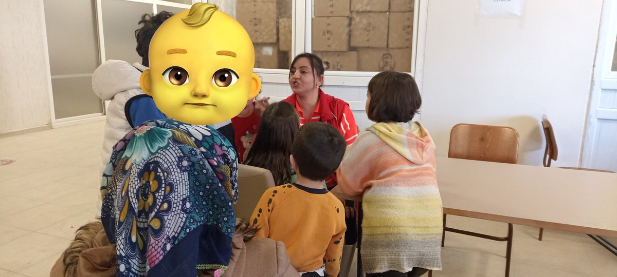 Afet bölgelerinden gelip #GSBYurtlarımıza yerleşen evlatlarımız, #GençlikMerkezlerimiz koordinesinde gerçekleştirilen etkinliklerde psikososyal destek almakta; kültür-sanat, sportif ve eğitsel aktivitelerde bulunmaktadır.
#GSBHerZamanYanında