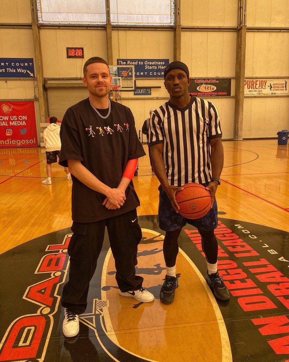 jacobperry10's tweet photo. Super dope event with @theprofessor and @FaZeRug 

Thanks for giving me a opportunity to showcase my love for the game ❤️⭐️ https://t.co/8w3hbM5OKf