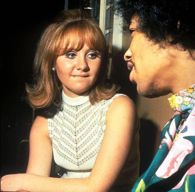 Quédate con quien te mire así como Lulu mira a Jimi Hendrix #LuluKennedy #JimiHendrix #60s