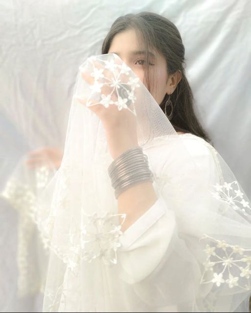 Imran_Mengal1's tweet image. کنا ساہ! 
کنا تتر! 
اینو نا دے غا نی ودی متوسا کنا زند و جند و دروشم دن بےشون متورا۔۔۔۔ 😞