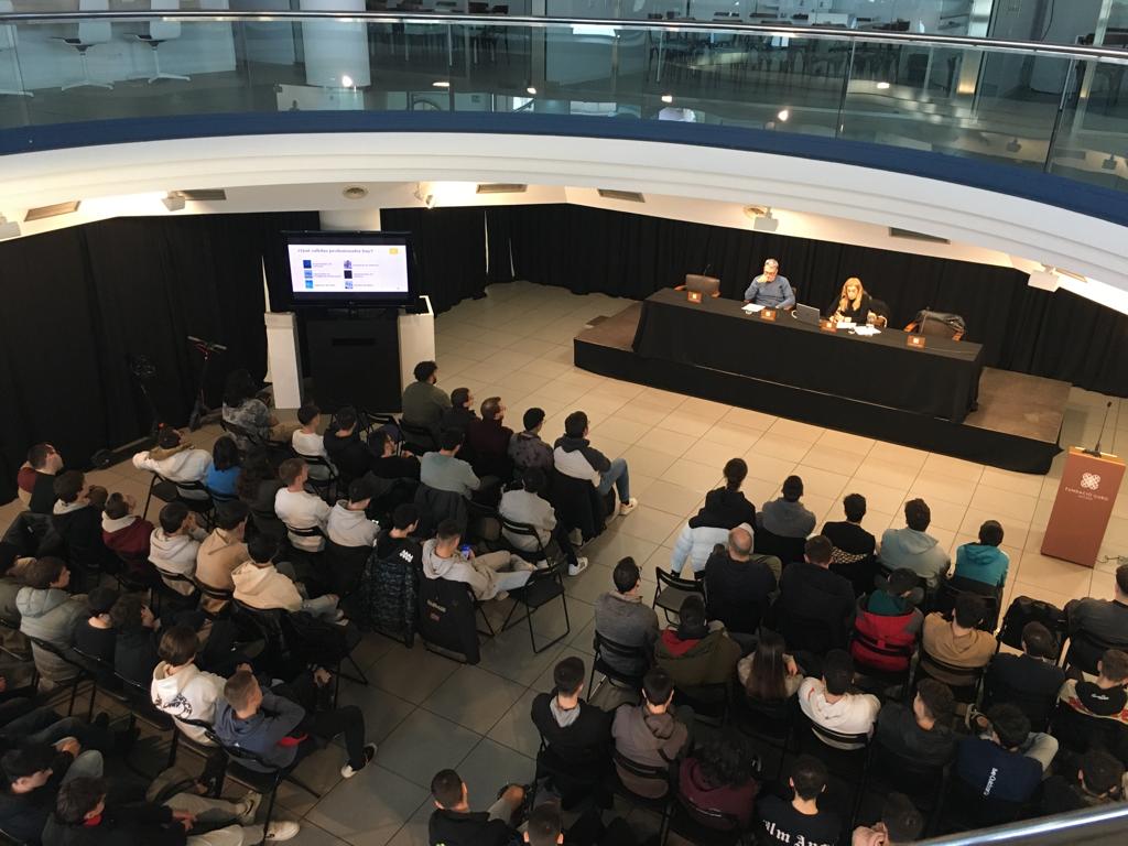 BytemasterSA's tweet image. 🙋🏽Nuestro CEO Xavier Camps, junto con nuestra responsable de RRHH, Alma Maseda, tuvieron el honor de participar en la #techweek2023 de @fpescolapia Mataro.

🤓 Nos encanta participar en iniciativas tan valiosas para los estudiantes. 

🎙️ ¡Gracias por esta oportunidad!