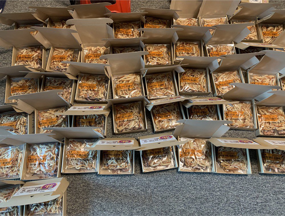 realpirex's tweet image. Korea is doing an amazing job with their dried squid snacks with added butter is beyond imagination. 1pack = 1pi, 3packs = 2pi.This place is already being recognized as a sustainable #Piecosystem store with countless orders and online reviews.  #pitransaction #pikorea #PiPayments