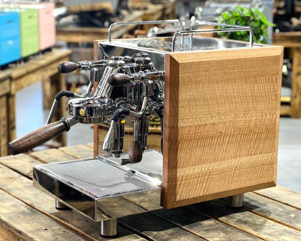 CMWMelbourne's tweet photo. Introducing the absolutely beautiful New Bezzera Duo MN 👏🏼 

@bezzeraespresso

#coffee #coffeeaddict #coffeeart #latte #cafelatte #coffeelife 
#coffeemachine #homecoffeemachine #domesticcoffeemachine #coffeemachinewarehouse #homecoffee #homecoffeebar #coffeemachineservice #show https://t.co/IXGxj4Zl58