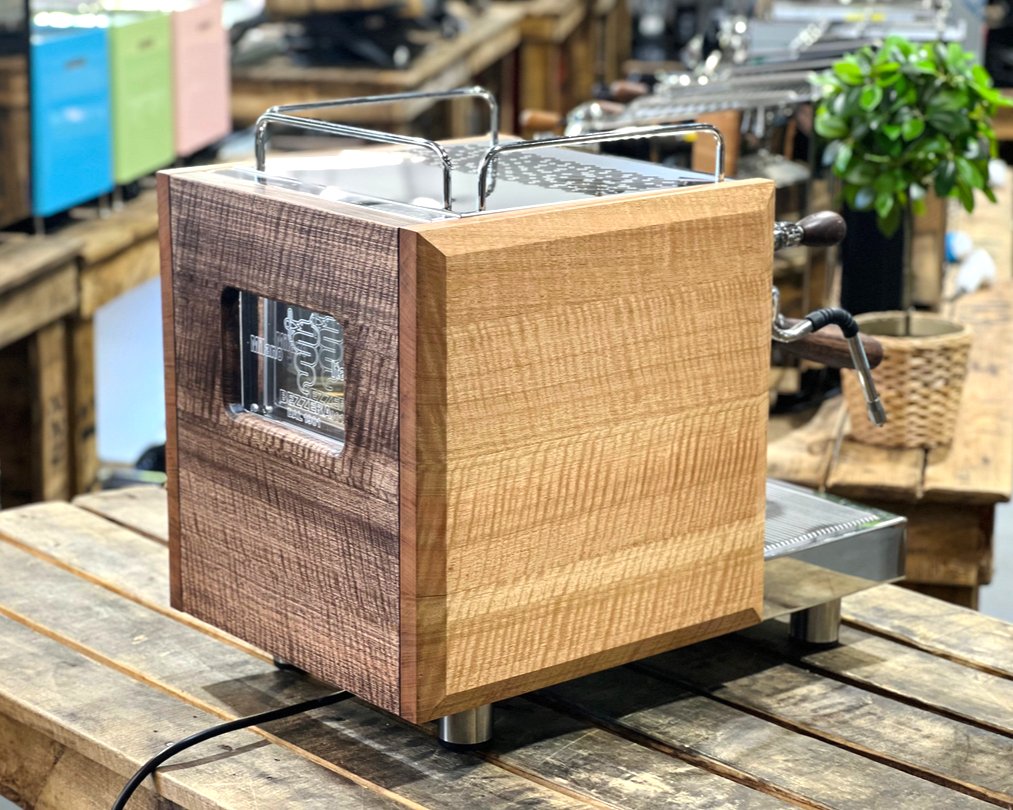 CMWMelbourne's tweet photo. Introducing the absolutely beautiful New Bezzera Duo MN 👏🏼 

@bezzeraespresso

#coffee #coffeeaddict #coffeeart #latte #cafelatte #coffeelife 
#coffeemachine #homecoffeemachine #domesticcoffeemachine #coffeemachinewarehouse #homecoffee #homecoffeebar #coffeemachineservice #show https://t.co/IXGxj4Zl58