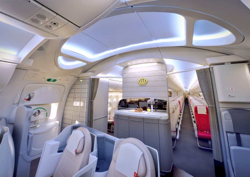 nonstopeurotrip's tweet photo. I might have just accidentally upgraded myself to @RoyalJordanian #CrownClass with the minimum upgrade bid π Whoops... accidents happen... π€·π»ββοΈβοΈ #Jordan #NonstopEurotrip https://t.co/9BhceICGjQ