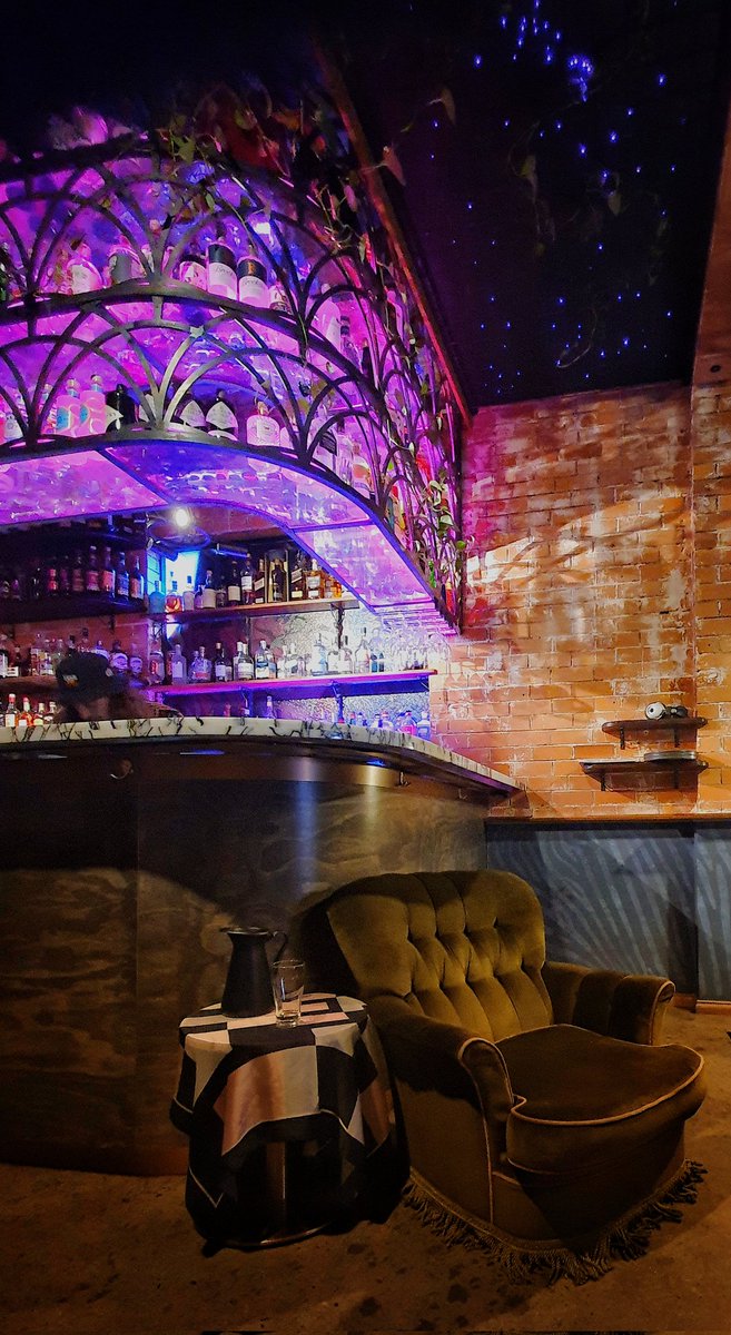 Smoph's tweet photo. Seeing Looped at Her. bar in Windsor tonight. Play about firecracker Tallulah Bankhead (the inspo for Blanche Devereaux apparently) starring Kadey McIntosh and Jonathan Best. Directed by Lee Cook. https://t.co/MqD4QwPBJr