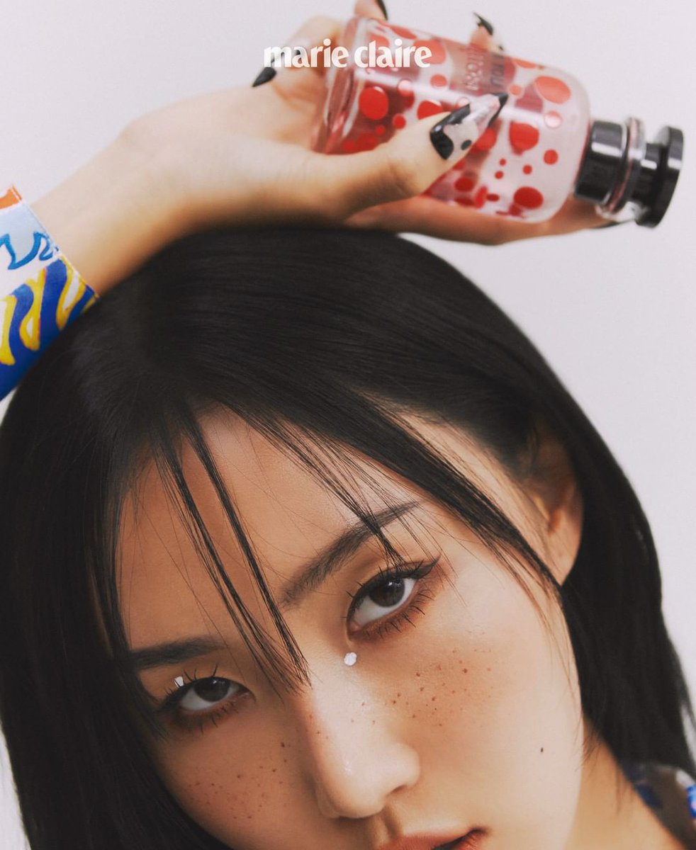 HwasaGlobal's tweet photo. Marie Claire is celebrating their 30th anniversary with the "Happy Marie Birthday" campaign. This campaign delivers the message that everyone has the right to be celebrated for their birth to protect children at home &amp; abroad who are exposed to various risks.

#HMBD #Hwasa #화사 https://t.co/WyJdWnc7up
