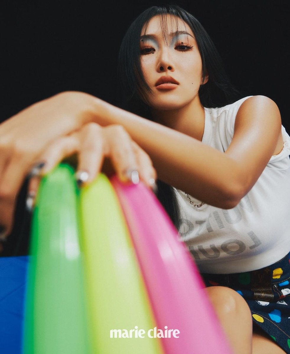 HwasaGlobal's tweet photo. Through this campaign, Marie Claire has sponsored UNICEF's life saving gifts, drinking water sanitation project kits,which consists of essential items for a family of 5 to use for a month, &amp; Save the Children's psychological &amp; emotional support for abused children.

#Hwasa #화사 https://t.co/MMDbH2pEcj
