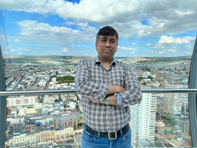 For the first in our #askanalumni series, we had the pleasure of catching up with <a href="/AmitKChouhan1/">Amit K Chouhan</a>, an alumnus from the <a href="/Verstreken_Lab/">Verstreken Lab</a> at <a href="/CBD_VIB/">VIB-KU Leuven Center for Brain & Disease Research</a>! 🎤🎓 Read the full interview below ☟

#research #alumni #alumnistories #postdoc #interview #careers 

linkedin.com/pulse/ask-alum…