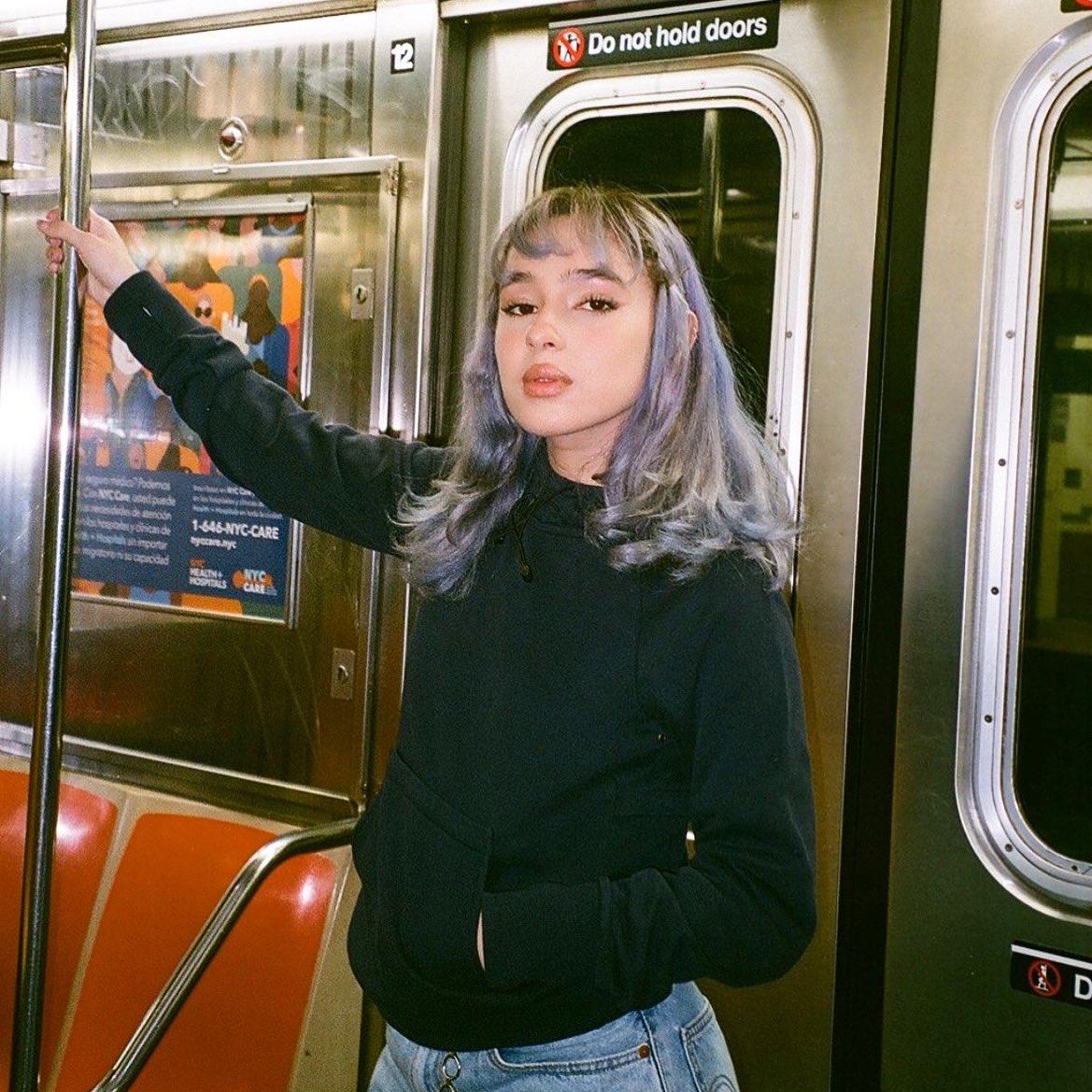 SummreStudio's tweet photo. Casual hoodie for everyday wear but make it sustainable 💚 each “guilt-free” hoodie is made of 10 recycled plastic bottles ♻️ https://t.co/7Pp1dBrv51