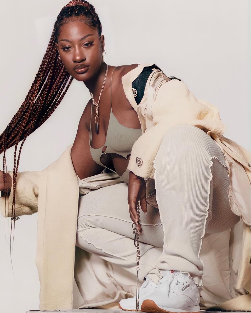 TemsAccess's tweet image. Tems

Grammy winner

First African to have 5 Billboard Hot 100 entries

First African to win 2 BET Awards in 1 night

Oscar and Golden Globe nominee

13.6 million Spotify Monthly Listeners

First African woman to have a US no. 1 hit. 

The leading Rebel Queen👑