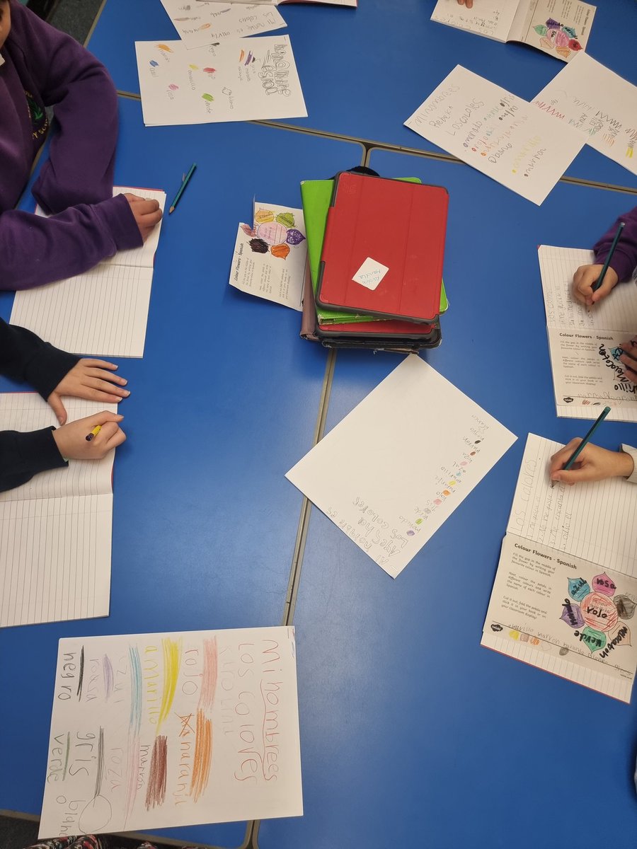 MissSCPS tweet media