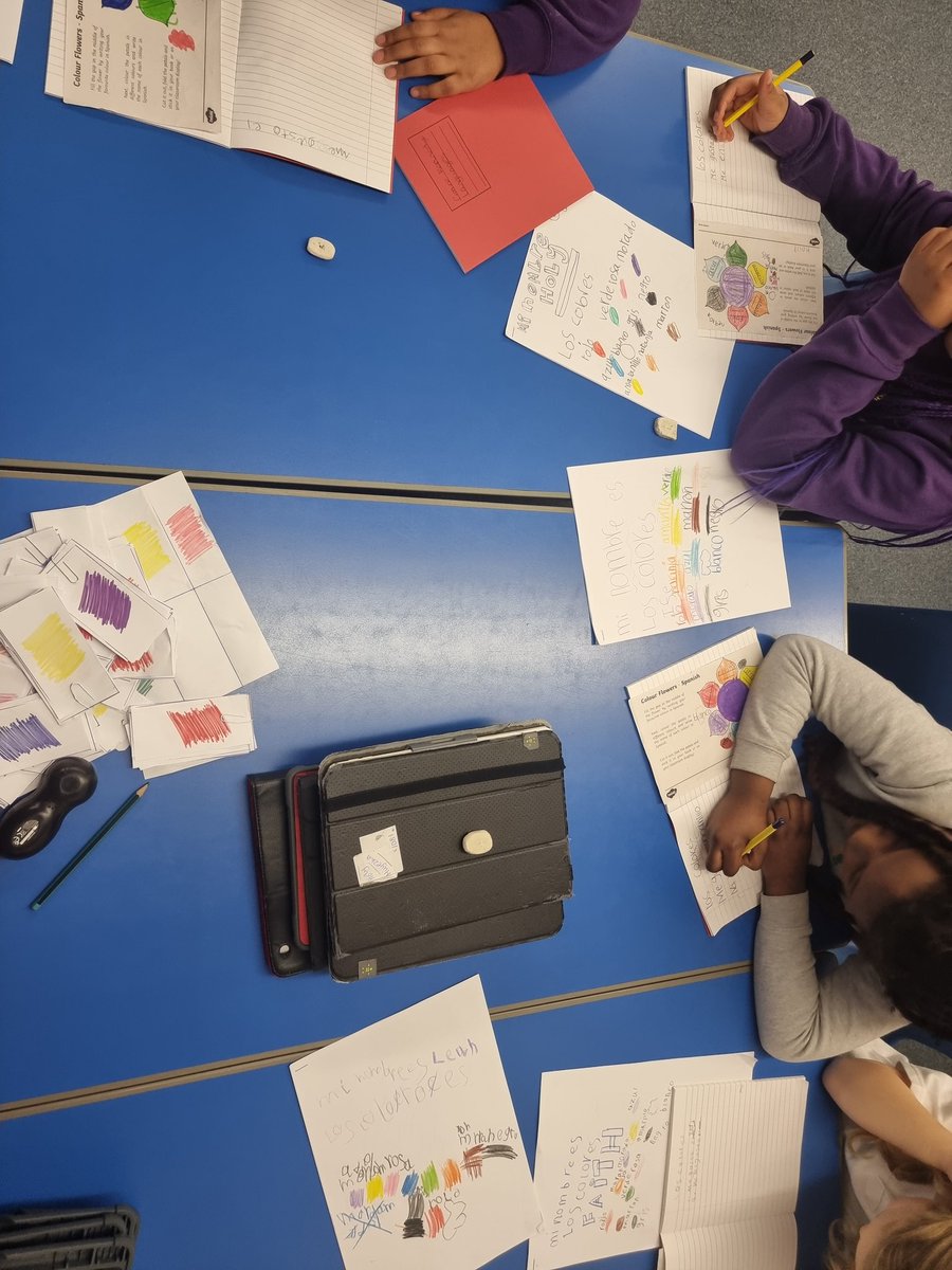 MissSCPS tweet media