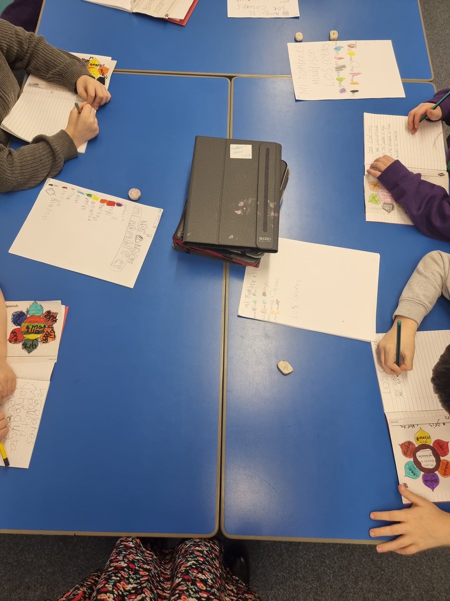 MissSCPS tweet media