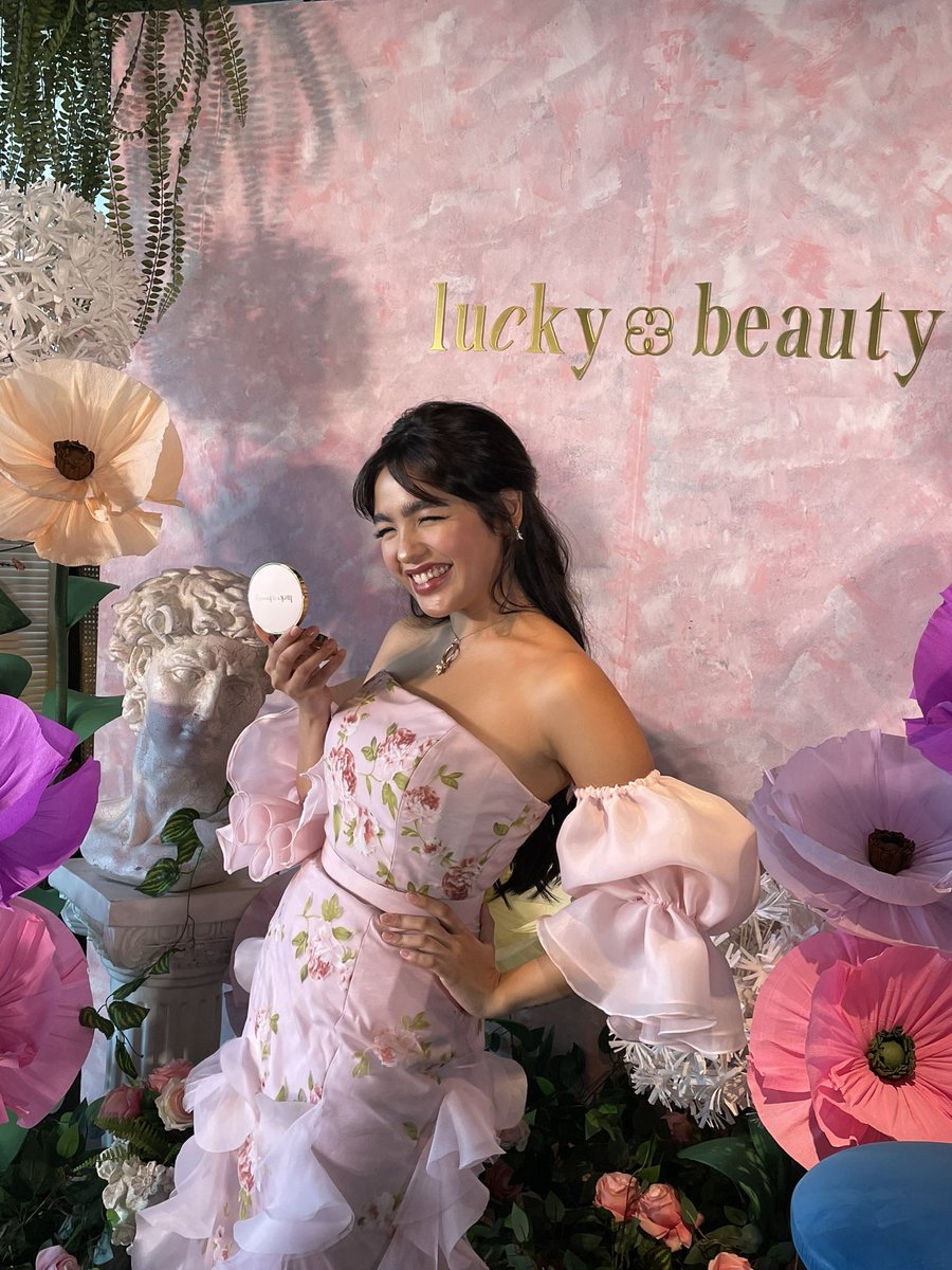 mjfelipe's tweet photo. LOOK: Andrea Brillantes launched her own make up line 'Lucky Beauty'. Andrea confessed she still gets embarassed when tagged as youngest make-up CEO at the age of 19.

Her cosmetic line includes concealer, powder, lip tint, highlighter and more. https://t.co/vM2tUqWiOO