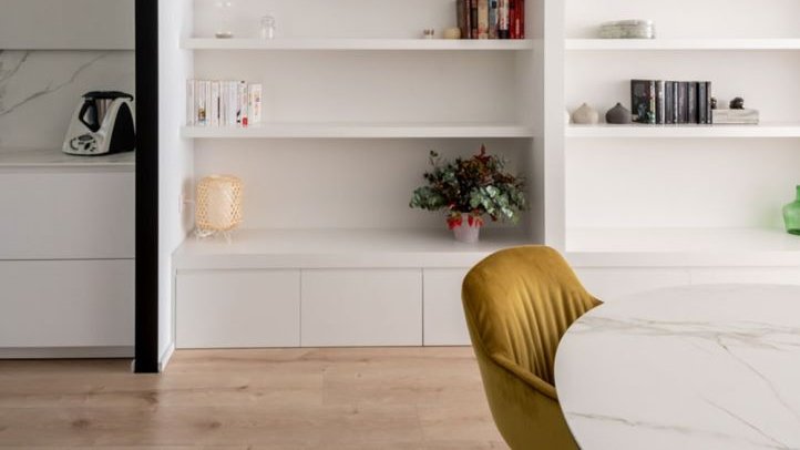 SpainPergo's tweet image. ¡Qué maravilla nuestro laminado Roble Costa en esta vivienda en Barcelona! Un suelo con un carácter natural y atemporal, que además es muy resistente al agua por su tecnología #AquaSafe 👉 pergo.es/es-es/laminado… #Pergo #suelos #interiorismo #sueloslaminados #hogar #casa #diseño