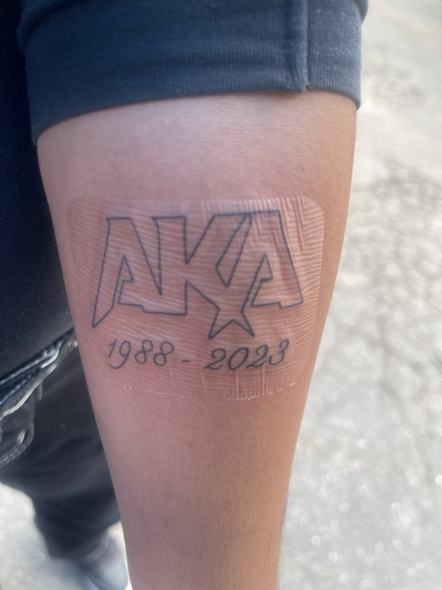MDNnewss's tweet photo. Fans pay tribute to AKA with tattoos. https://t.co/nkSg0XzF8Z