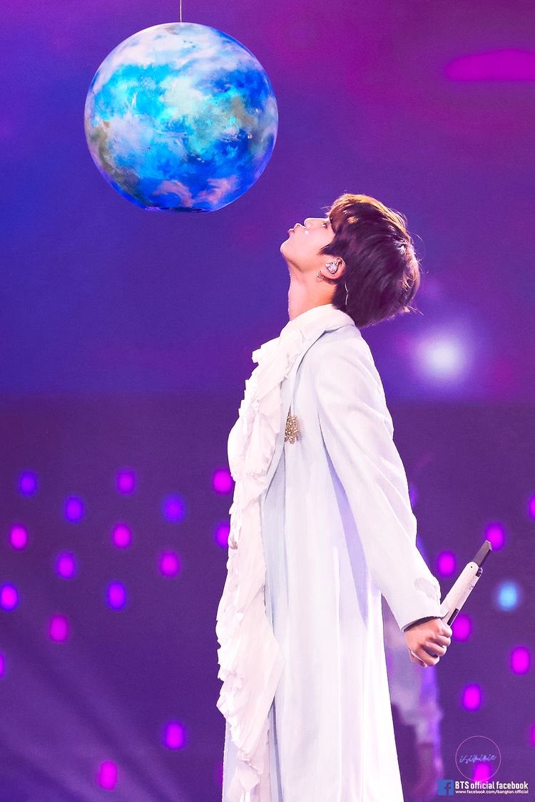 yoonminleann's tweet photo. Jinโs 71st Day! Celebrating 3 years with Moon! Jin wrote this song about his love for Army. Itโs so beautiful.
Jin is so special. He loves Army so much and we love him so much too! ๐๐๐
#jin #TheAstronaut_Jin #btsjin #seokjin #547DaysofJin #3YearsWithMoon https://t.co/Zylj181A45