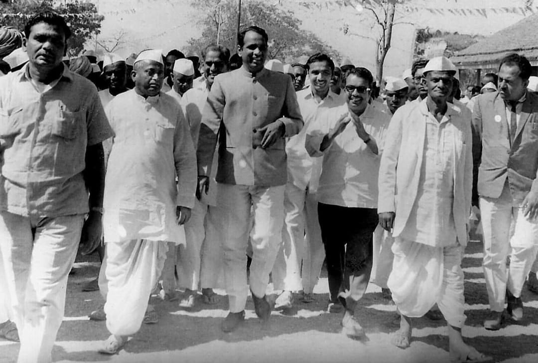 .....और कारवां बनता गया I

हा वसा सहा दशकांहून अधिक जनसेवेचा,  
हा प्रवास विश्वास, आपुलकी आणि कर्तव्यनिष्ठेचा !

56 years ago, still going strong 👏👍
