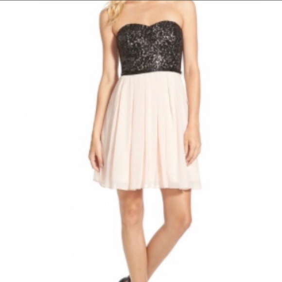 SamantheSauve's tweet photo. So good I had to share! Check out all the items I'm loving on @Poshmarkapp from @Stephan47333953 #poshmark #fashion #style #shopmycloset #johnnywas #sequinhearts #michaelmichaelkors: https://t.co/c9jzeDlQOh https://t.co/t6Svu1W08h