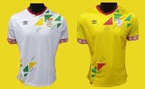 FootballBenin's tweet photo. ✍🏾 Bénin Football lance aujourd'hui un concours pour dessiner le potentiel prochain maillot de l'Équipe Béninoise de Football. Tous les graphistes sont invités à envoyer leurs concepts qui seront repartager prochainement ! En images nos derniers maillots 😉 https://t.co/ZGtnk1aPmr