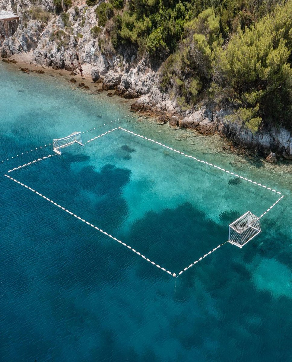 🤽‍♂️🤽‍♀️Tag your #WaterPolo friends to play in this beauty 👇

📸 timotej (IG)