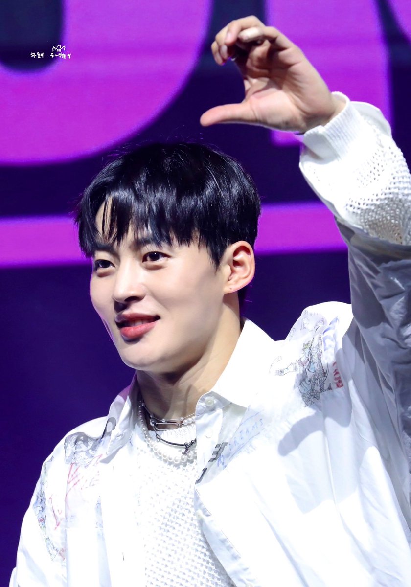 230114 원밀리언 팬미팅

영제이님 축하 사절단으로 다녀온 구영쌤💜

#원밀리언 #백구영