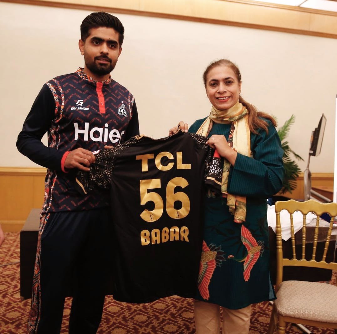 babarazam258's tweet photo. Always a delightful experience meeting the young superheroes.

All kids need is a little help, a little hope, and someone who believes in them.

On that note; please say a prayer for Hammad Khan, a young warrior and an avid cricket fan who left for his heavenly abode. https://t.co/nBdoFpWiRS