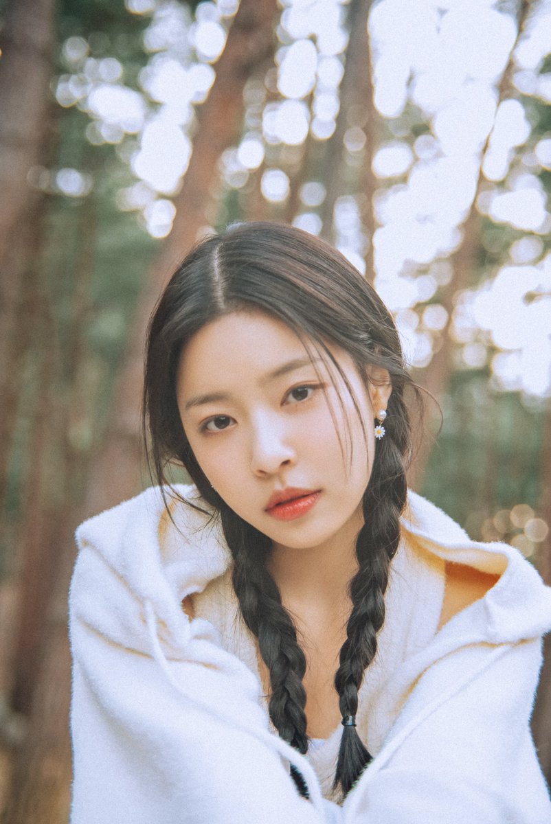 SonyMusic_Kpop's tweet photo. msftz 7th Single 초록숲 (On My Way)
2023.02.28. 18:00 (KST)

Concept Photo #4
 
#msftz #미스피츠 #초록숲 #OnMyWay #single #SonyMusicKorea #소니뮤직코리아 https://t.co/7gTPhYfLcm