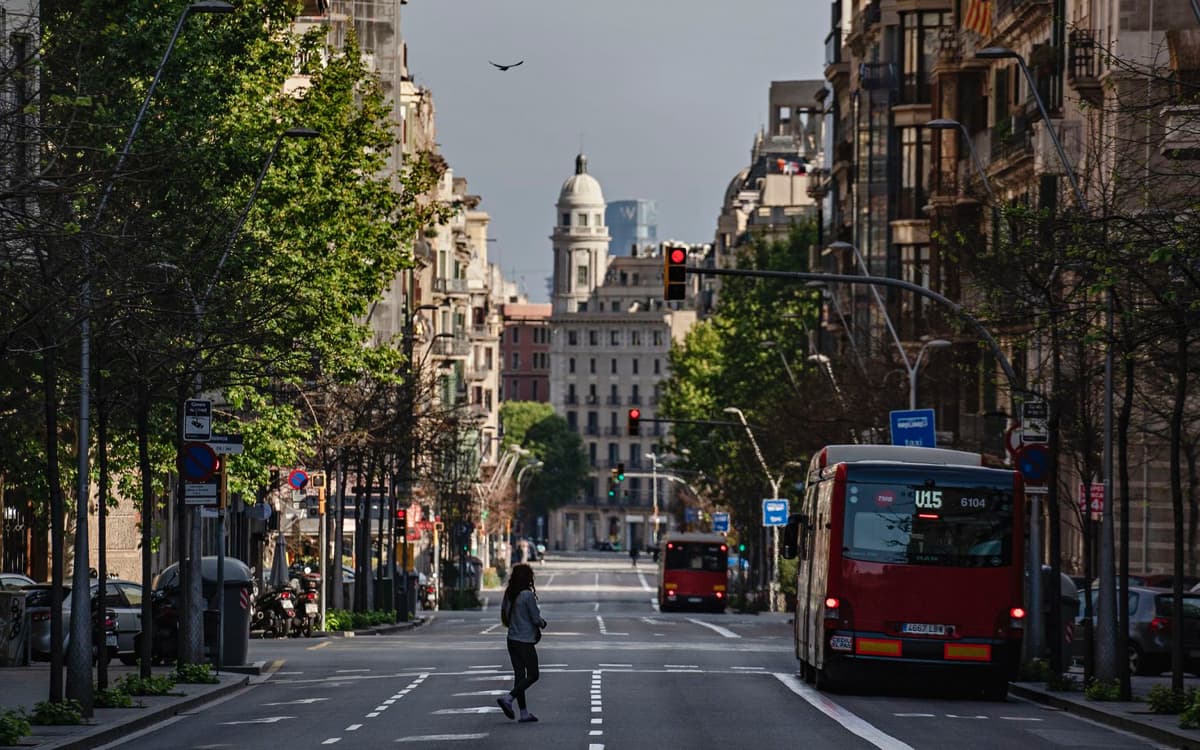 Fira_Barcelona's tweet photo. 📢 Última crida per a #startups!

🛵 #BarcelonaInnovaLabMobility cerca solucions per augmentar la seguretat viària dels motoristes i dels usuaris de la via pública.

➡️ Fins al 01/03: https://t.co/SO0SEw9MLw  
🏆 200.000 euros en premis

@_TomorrowMob @bcn_ajuntament @EITUrbanMob https://t.co/EEMN0za4XQ
