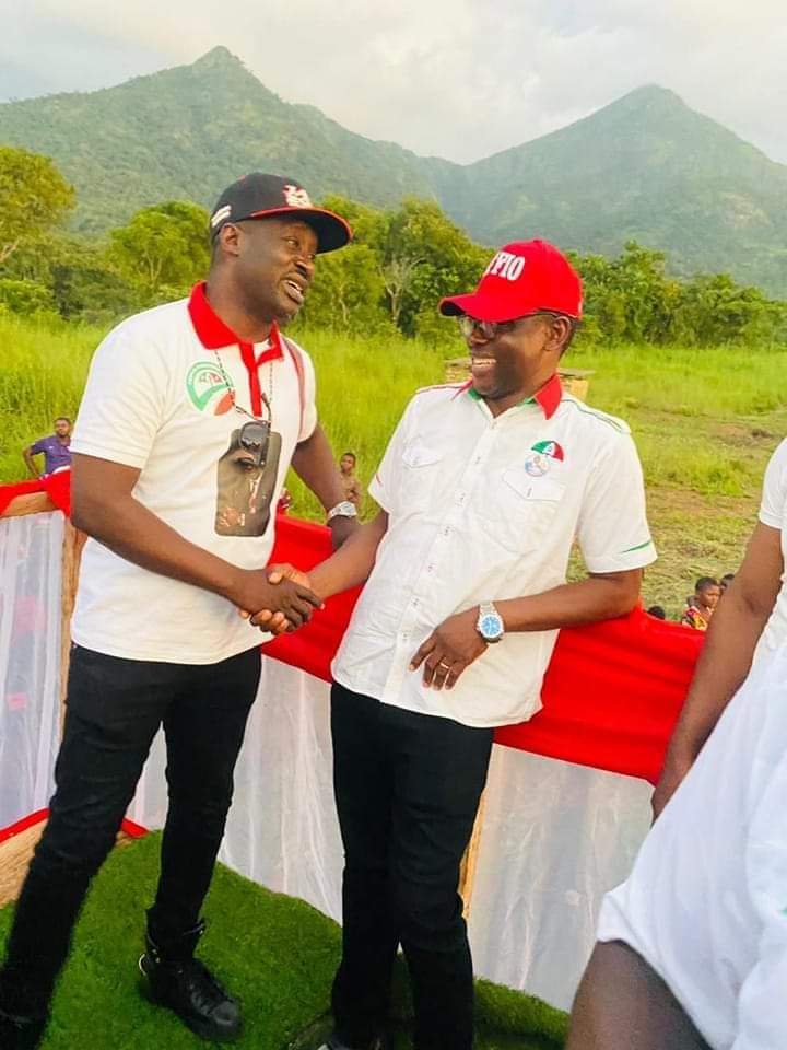 macphonsus's tweet image. Two gentlemen to go with 
HoR/Sen