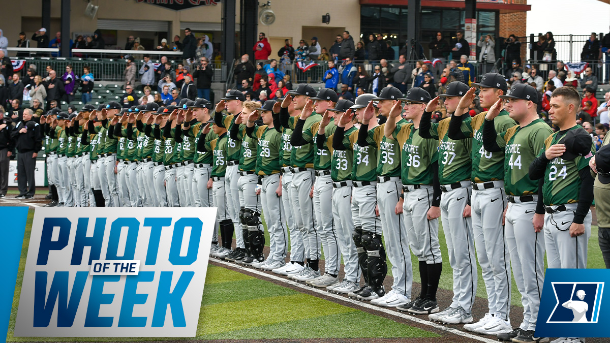 NCAABaseball's tweet photo. 📸 #NCAABaseball Photo of the Week ⚾️

@AF_Baseball stands at attention during the National Anthem prior to Game Two of the Liberty Classic against Army, played in Cleburne, TX

Photo Credit: Jim Klenke https://t.co/ASosGc70LB