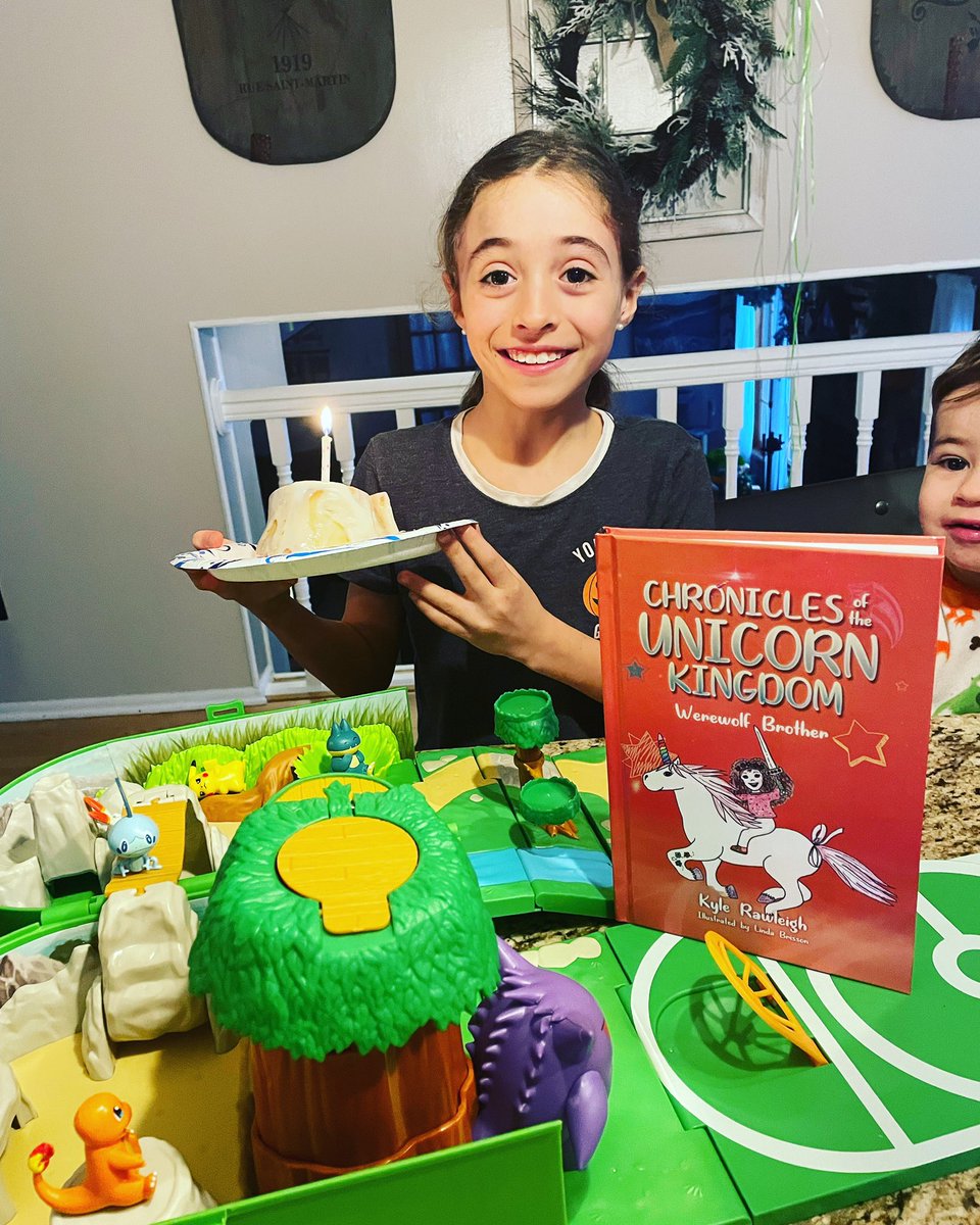 Birthday cinnamon roll✅
Official birthday release of Werewolf Brother✅
Birthday Pokémon playset✅
Birthday snow day✅

Happy 8th birthday, Ava!

#chroniclesoftheunicornkingdom #mglit #reading #happybirthday #snowday #release
