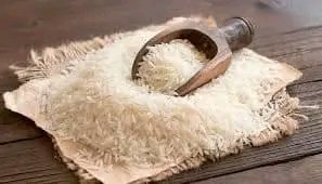 La Empresa Mayorista de Alimentos Las Tunas informa (bit.ly/3SnlKFJ) que
desde el viernes pasado todas las bodegas reciben para la comercialización del próximo mes 3 libras de arroz por consumidor y 2 libras de azúcar crudo.