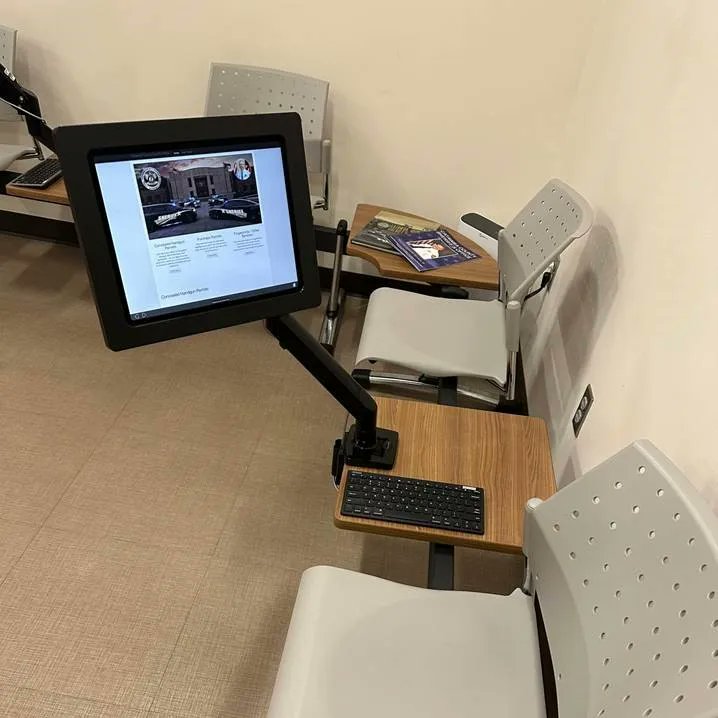 vidabox_kiosks's tweet photo. Our Tablet Enclosures can be used with any VESA 100x100 mount. Create the perfect self-check in or informational kiosk for your unique installation site! #TabletEnclosure #VESAMount #CheckInKiosk #InformationalKiosk https://t.co/XpQOQhgJ6l