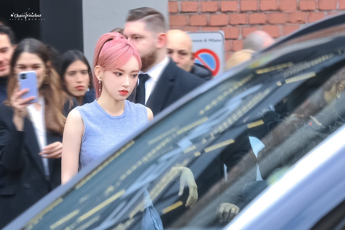 chengxiaobar's tweet photo. 230222 @Fendi Fanshion Show Arrived

Superstar😎

#ChengXiaoforFendi #ChengXiaoMilanFW #ChengXiao #程潇 #성소 
@chengxiao_0715 https://t.co/99xsmeHPBd