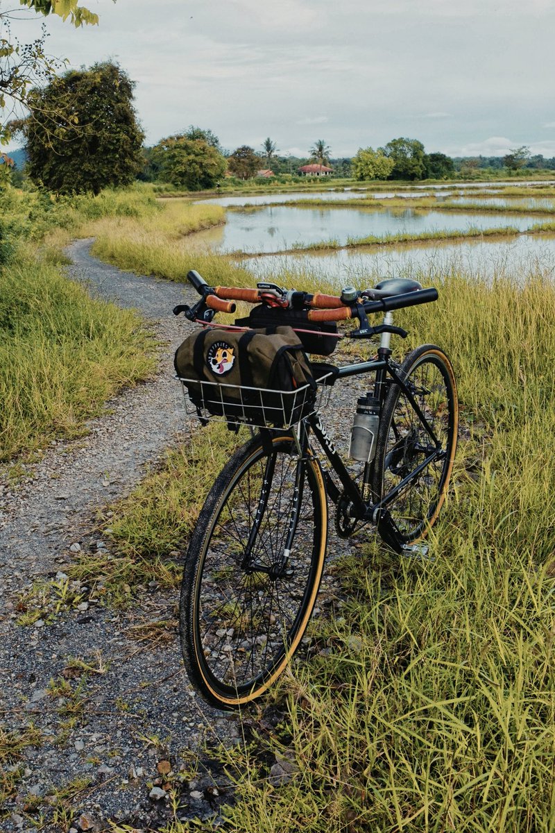 northern_8eat's tweet photo. The best of what might be with #surlybikes #surlycrosscheck #cycling https://t.co/ky1DiDhlvh