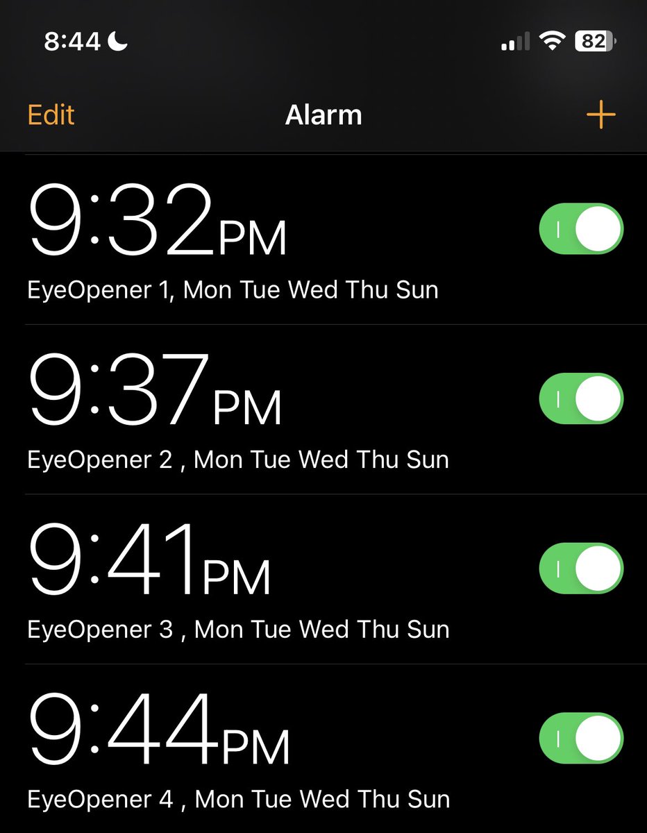 Overnights are not an easy shift (see alarm clocks below) but the #EyeOpener team truly makes it worth it! 

Grateful to have such great coworkers and have the opportunity to learn a new show at #WCVB! #amnewsers