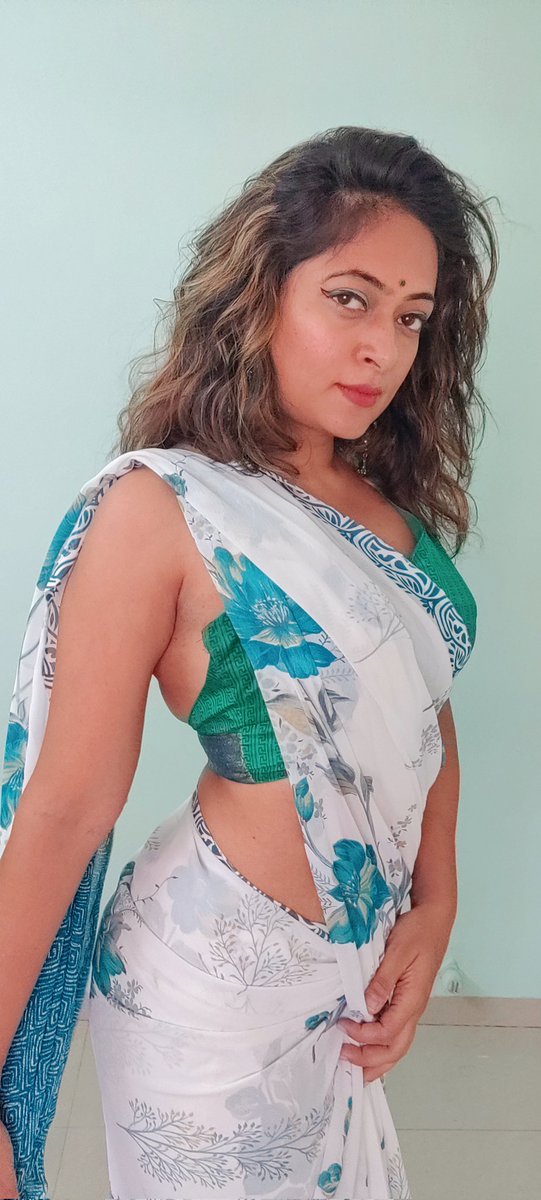 I loved it. I draped it.

#prranitamullay #sareelove #saree #sareedraping #sareefashion #punekars #puneblogger

#punefashionblogger #mumbaifashionblogger

#puneinsta #pune #punecity #mumbai_ig #puneinstagrammers #traditionalwear

#ethnicw

  2️⃣4️⃣
💚🤍💚🤍💚🤍💚🤍💚🤍💚🤍💚