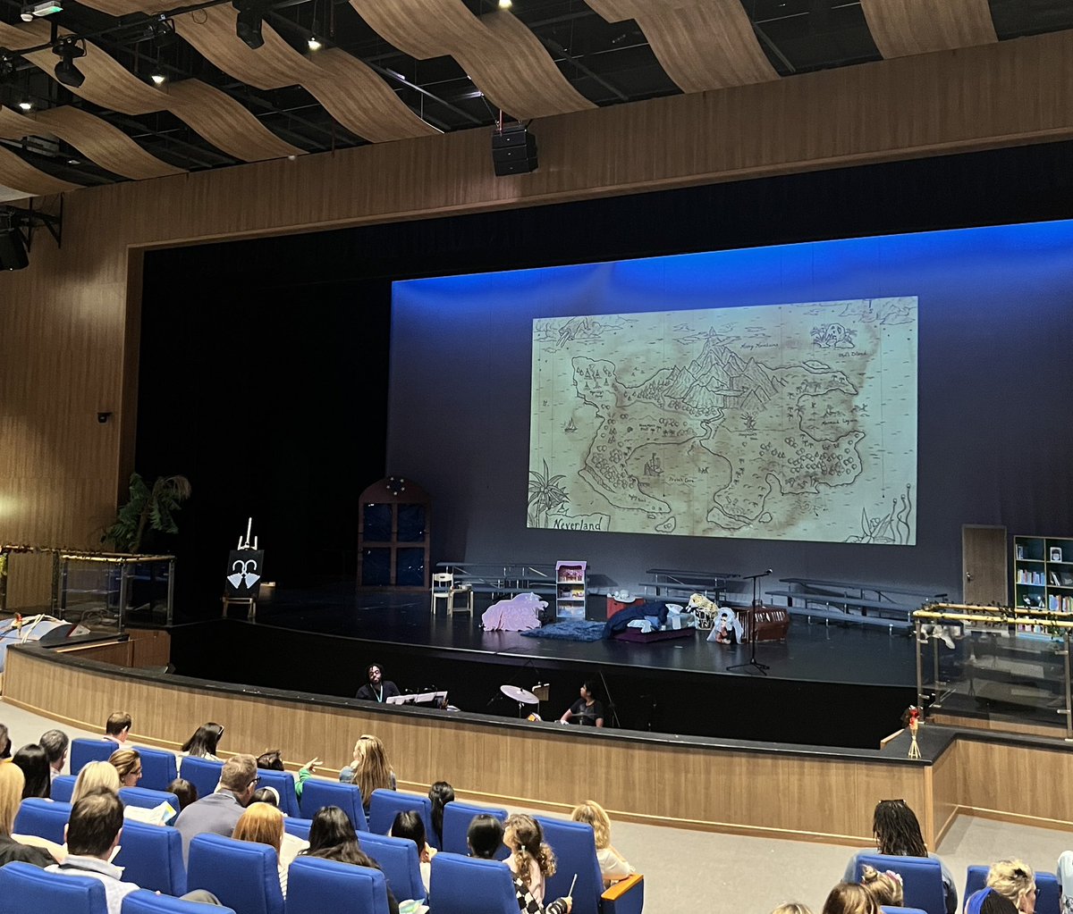 Waiting for curtains up on the first KCC Primary Musial 🎶😍🎶 #proudlytaaleem